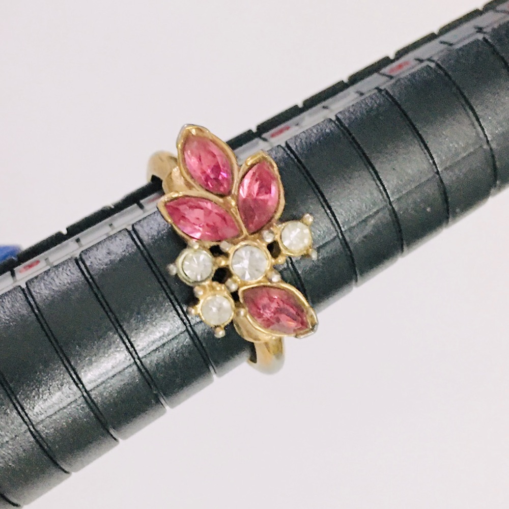 AVON Vintage Rhinestone Ring
